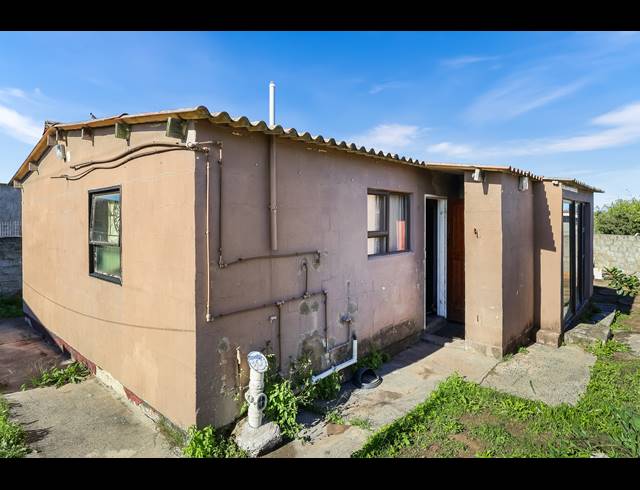 2 BEDROOM HOUSE FOR SALE IN BUFFALO FLATS